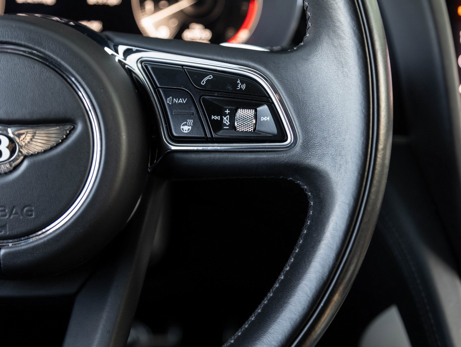 Used 2021 Bentley Bentayga image 16