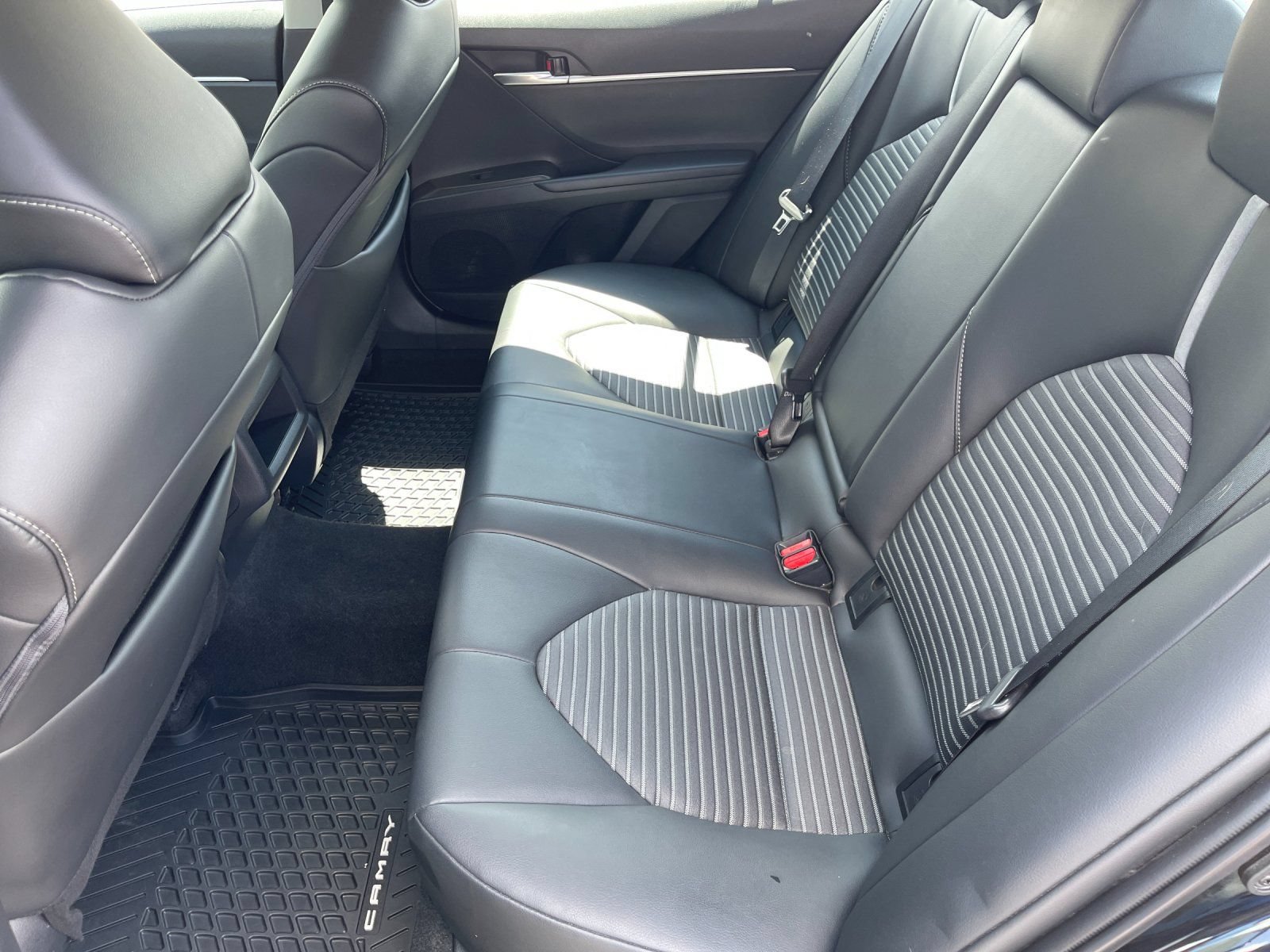 Used 2023 Toyota Camry SE FWD image 13