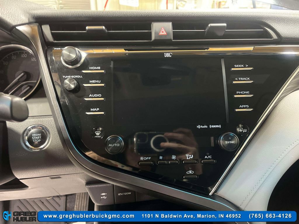 Used 2018 Toyota Camry XLE image 16