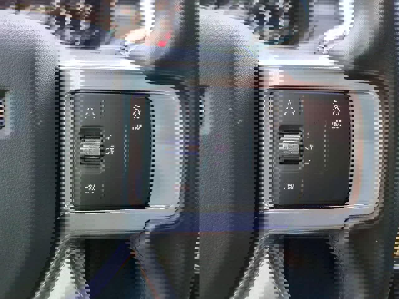 Used 2021 Land Rover Discovery S R-Dynamic image 26