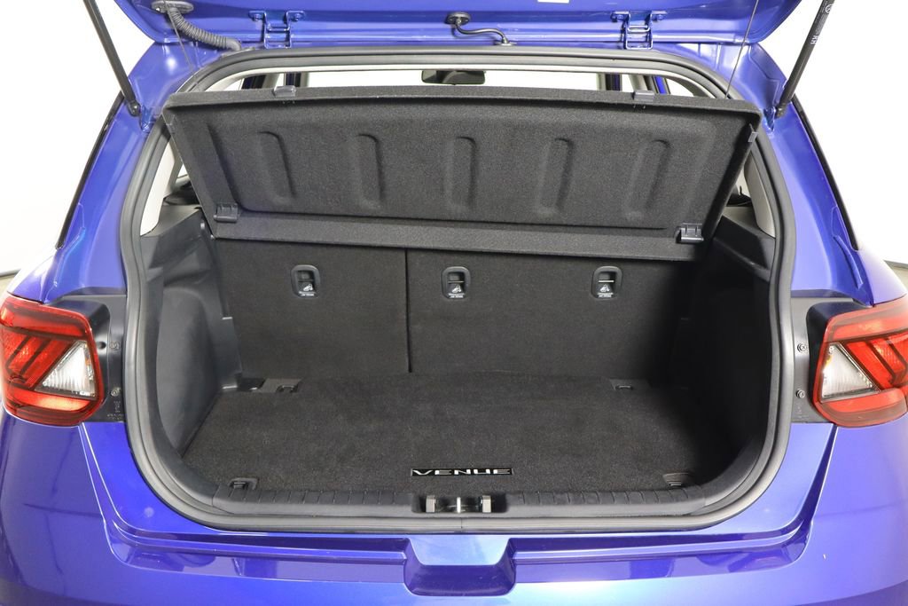 Used 2025 Hyundai Venue SEL FWD image 17