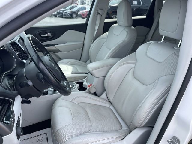 Used 2020 Jeep Cherokee Limited w/ Technology Group AWD/4WD image 11