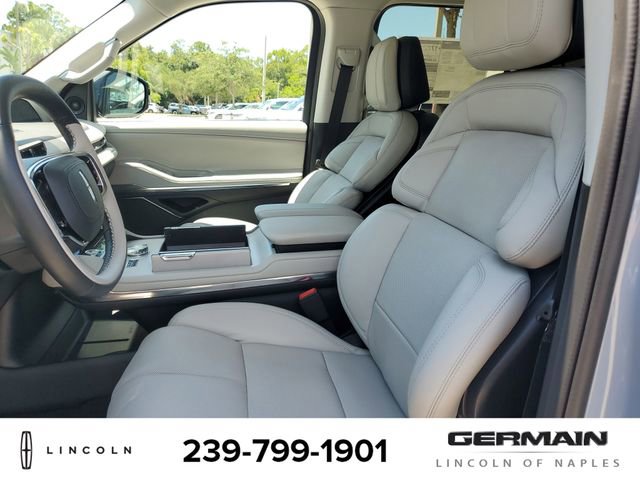 New 2026 Lincoln Navigator Reserve AWD/4WD image 18