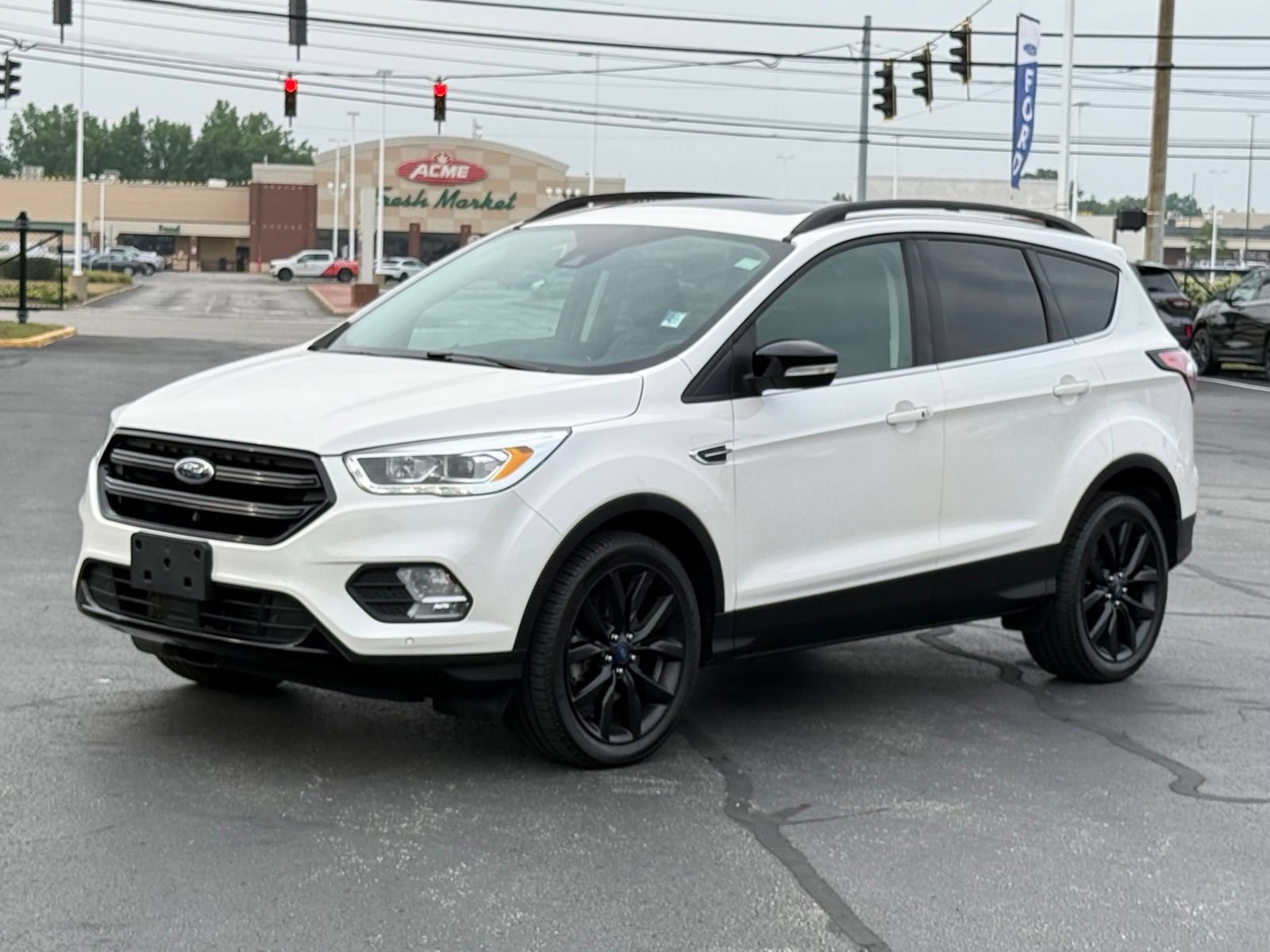 Used 2018 Ford Escape Titanium w/ Ford Safe & Smart Package AWD/4WD image 8