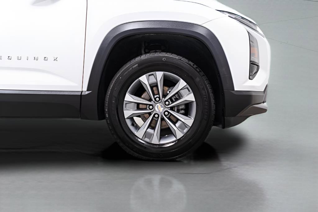 Used 2025 Chevrolet Equinox LT AWD/4WD image 7