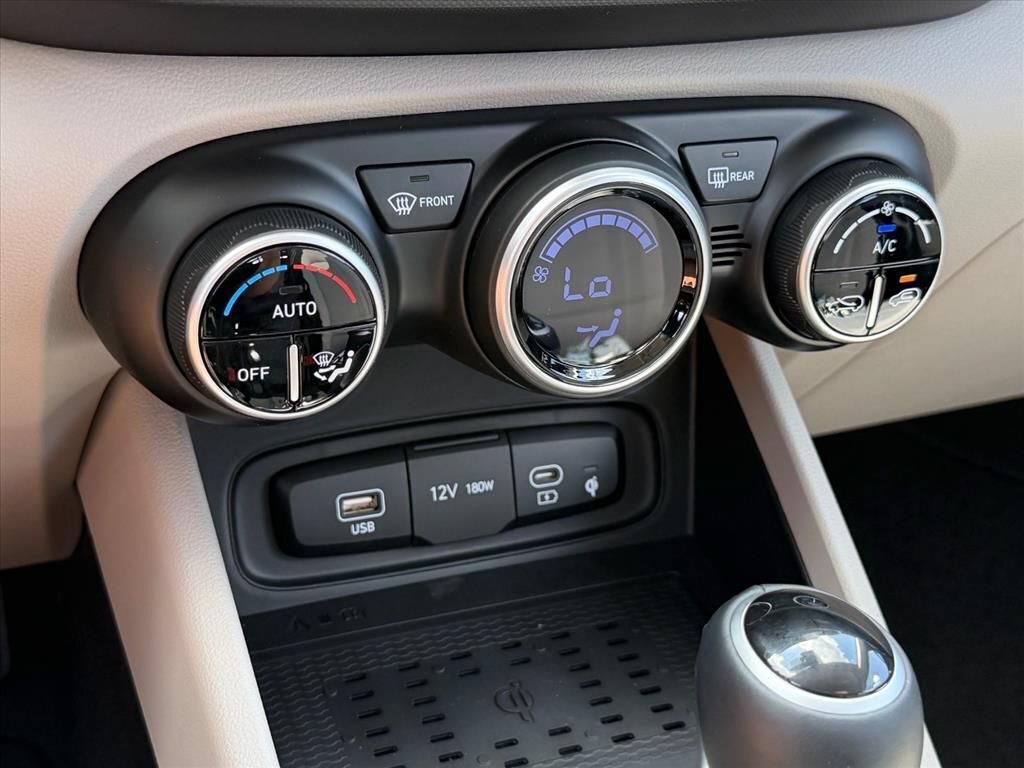 New 2026 Hyundai Venue SEL FWD image 18