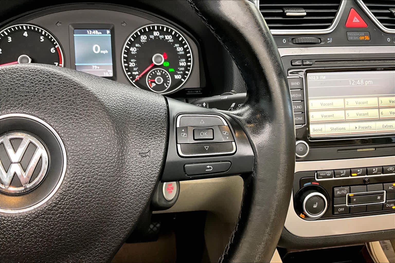 Used 2012 Volkswagen Eos Executive FWD image 23