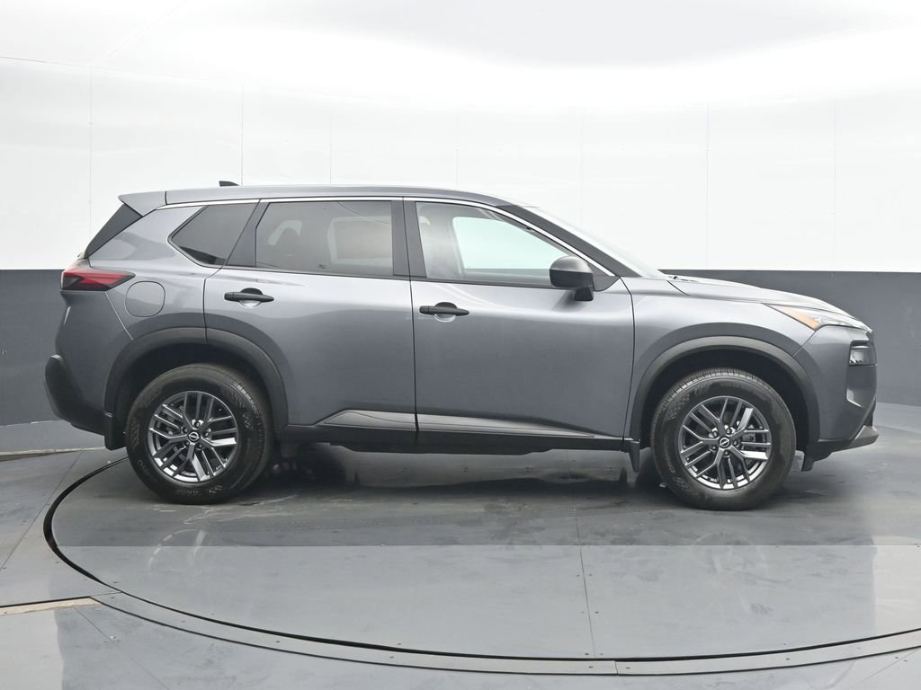 Used 2023 Nissan Rogue S AWD/4WD image 7