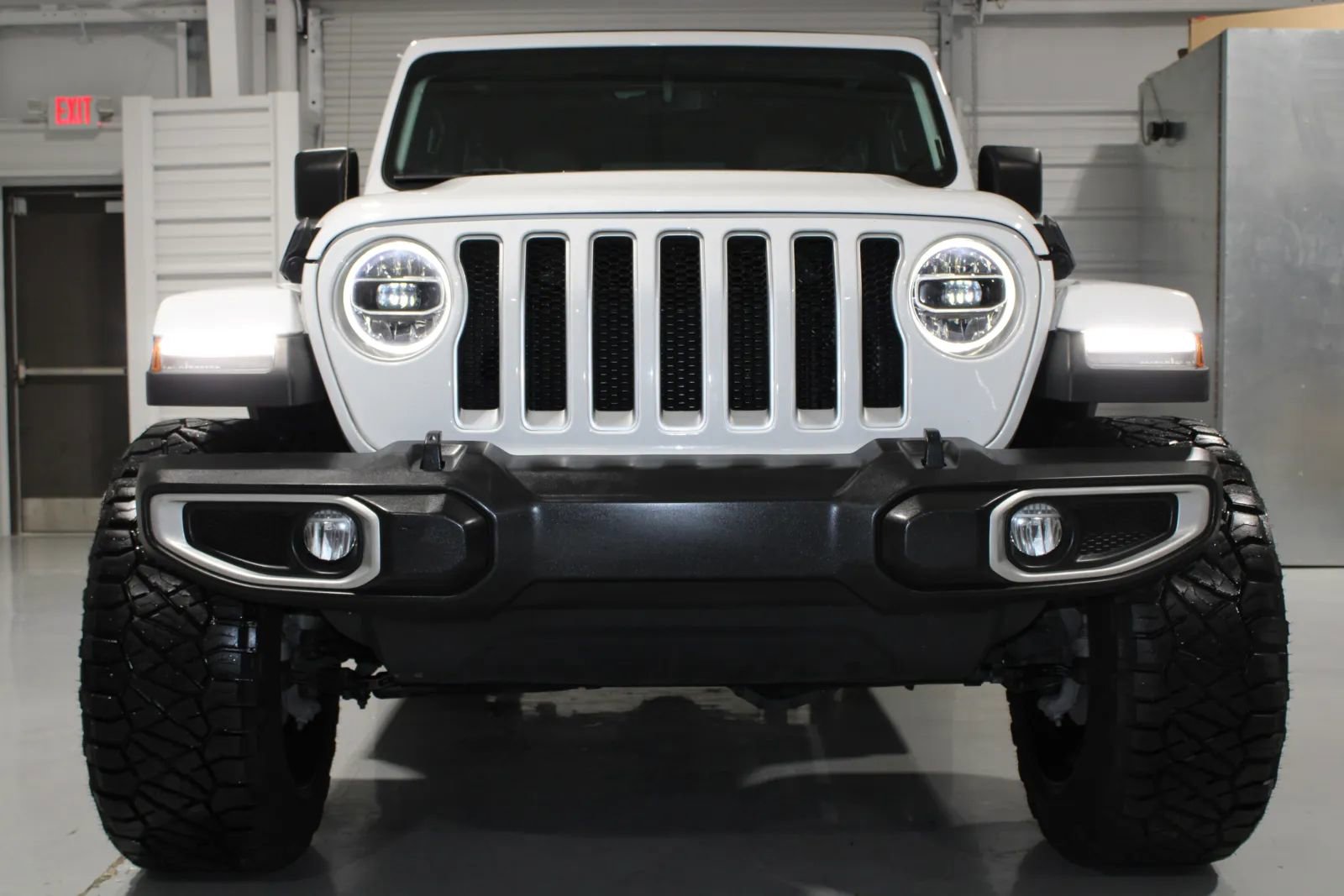 Used 2021 Jeep Wrangler Unlimited Sahara image 2