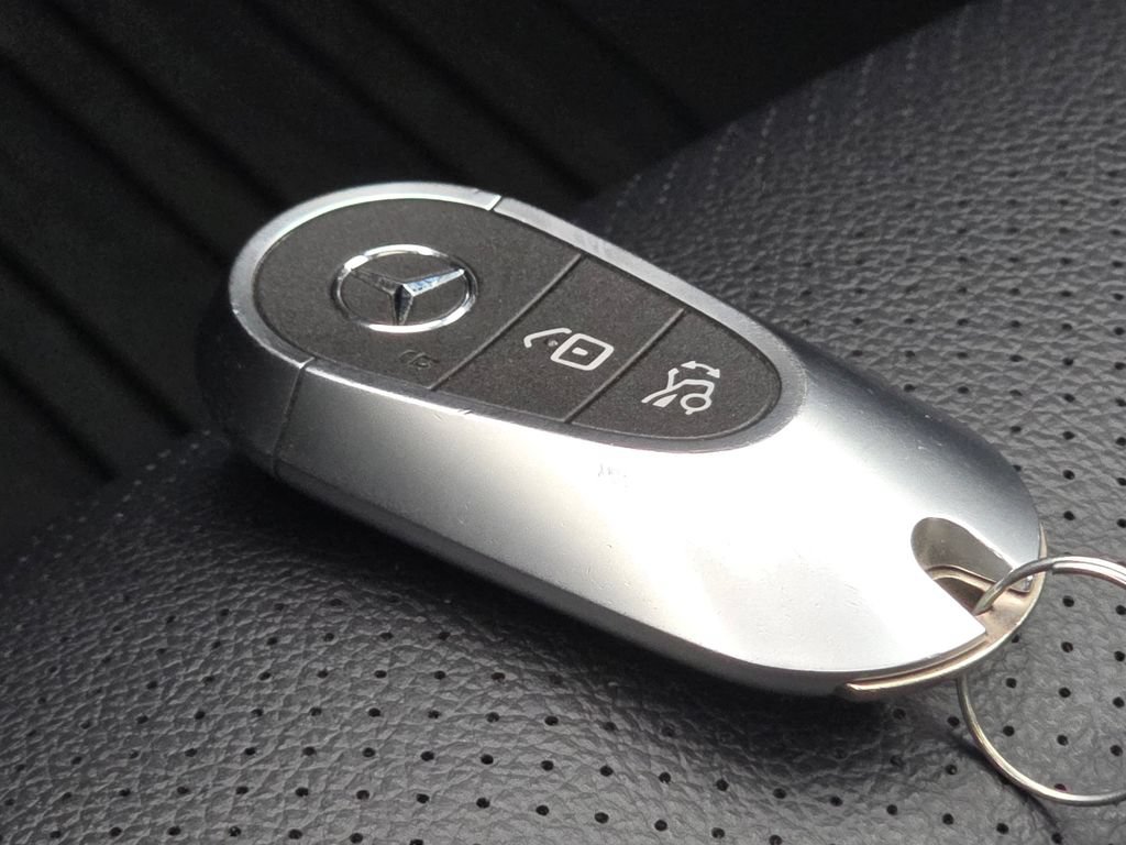 Used 2023 Mercedes-Benz GLC 300 4MATIC image 36