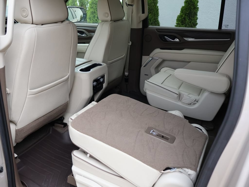 Certified 2021 GMC Yukon XL Denali w/ Advanced Technology Package AWD/4WD image 11