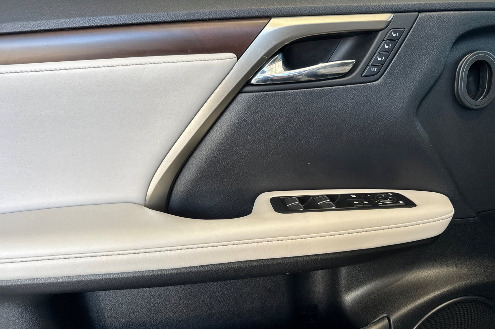 Used 2022 Lexus RX 350 FWD w/ Premium Package image 12