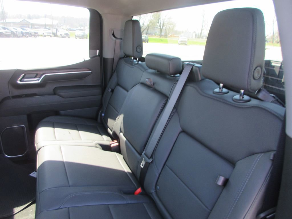 New 2026 GMC Sierra 1500 SLT image 13