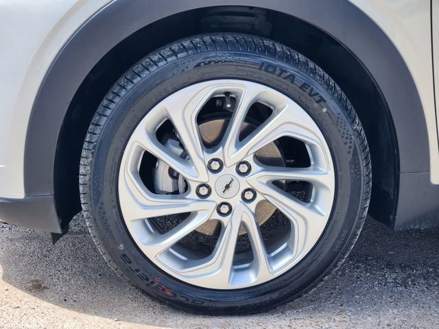 Used 2023 Chevrolet Bolt EUV LT w/ Driver Confidence Package image 10