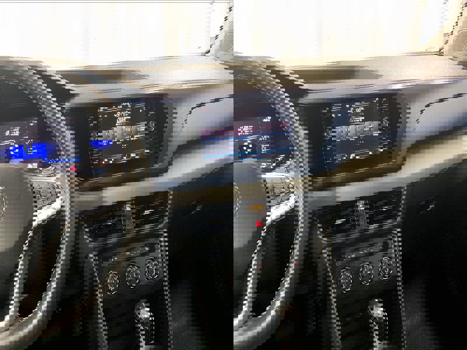 Used 2022 Volkswagen Taos SE image 18