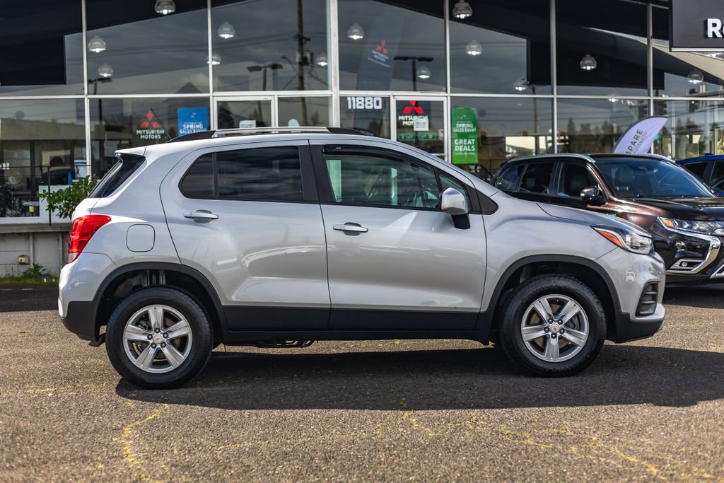 Used 2022 Chevrolet Trax LT w/ Driver Confidence Package AWD/4WD image 9
