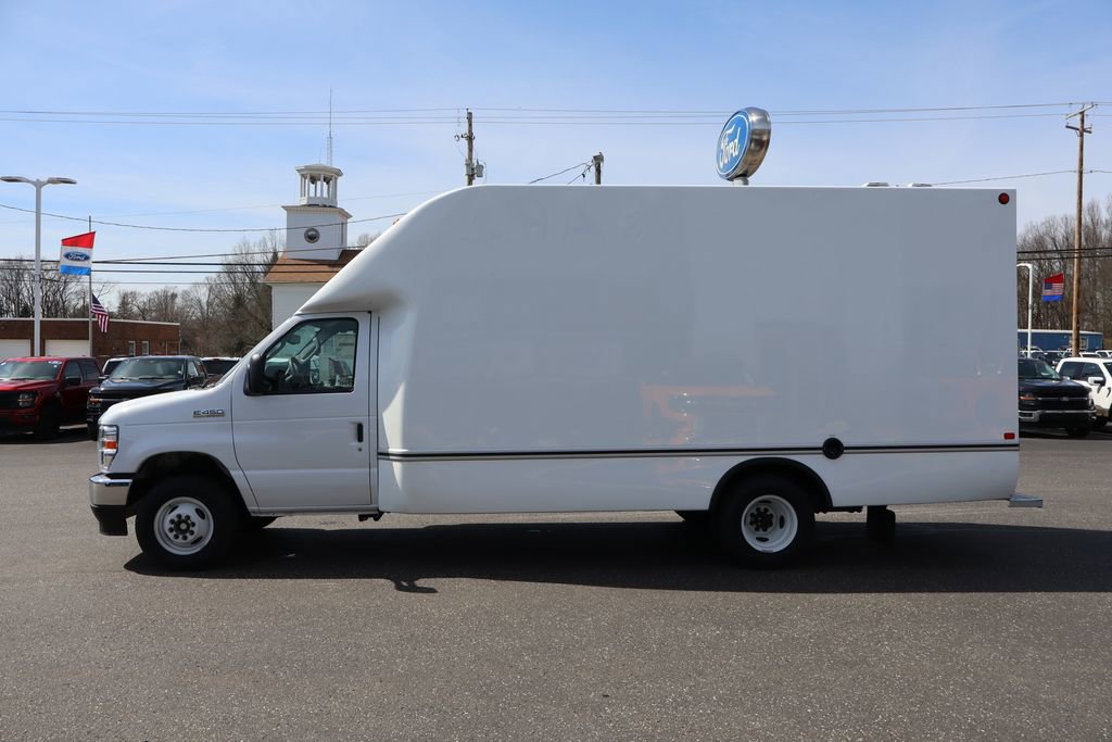 New 2027 Ford E-450 and Econoline 450 Super Duty w/ Power Equipment Group image 15