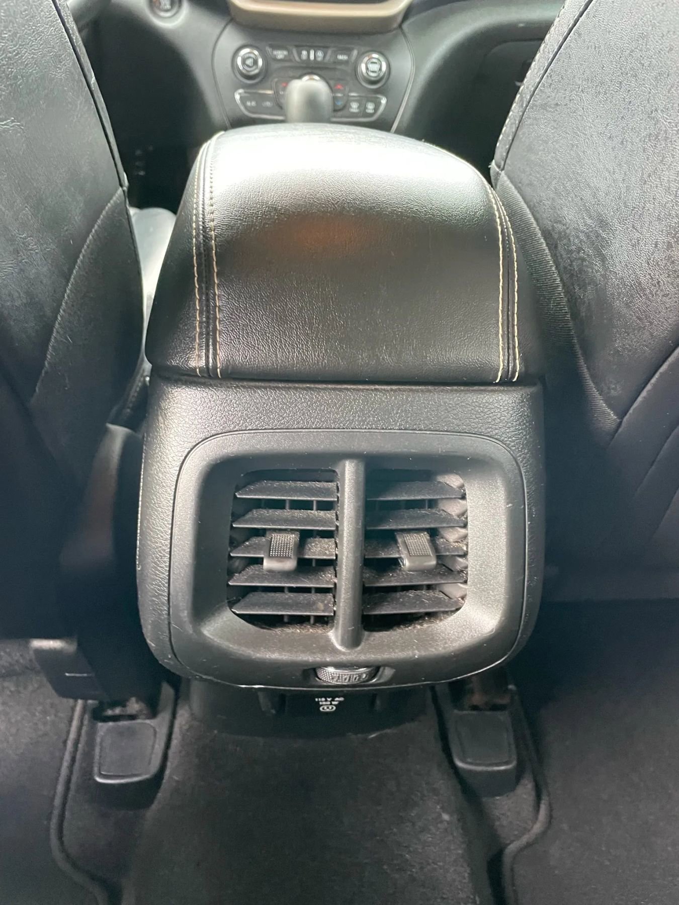 Used 2015 Jeep Cherokee Limited w/ Luxury Group image 26