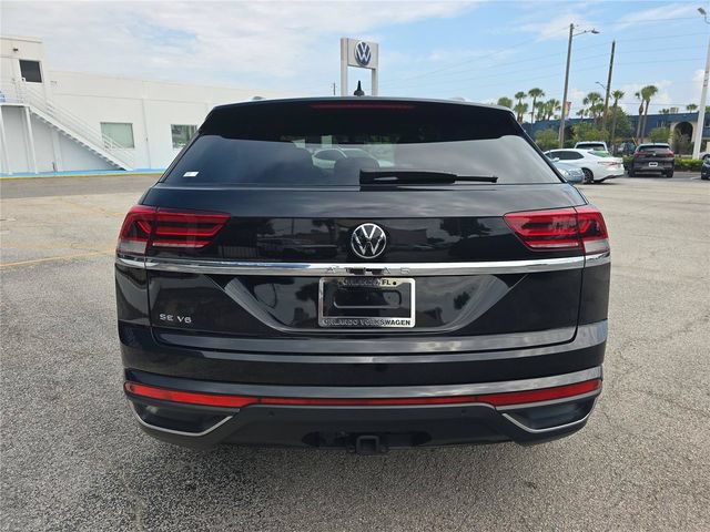 Used 2023 Volkswagen Atlas Cross Sport SE w/ Panoramic Sunroof Package FWD image 4