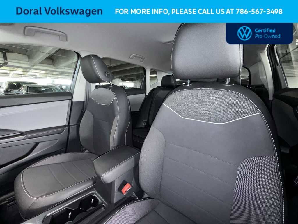 Certified 2024 Volkswagen Taos SE FWD image 14