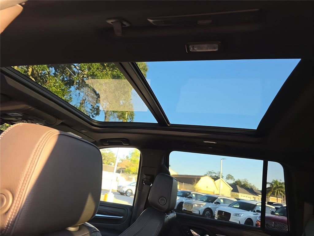 Used 2023 GMC Yukon XL Denali image 30