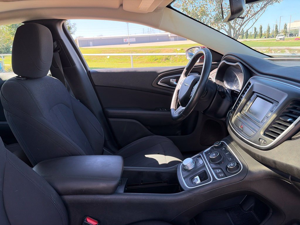Used 2015 Chrysler 200 Limited w/ Convenience Group FWD image 26