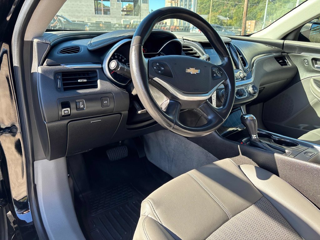 Used 2017 Chevrolet Impala LT FWD image 11
