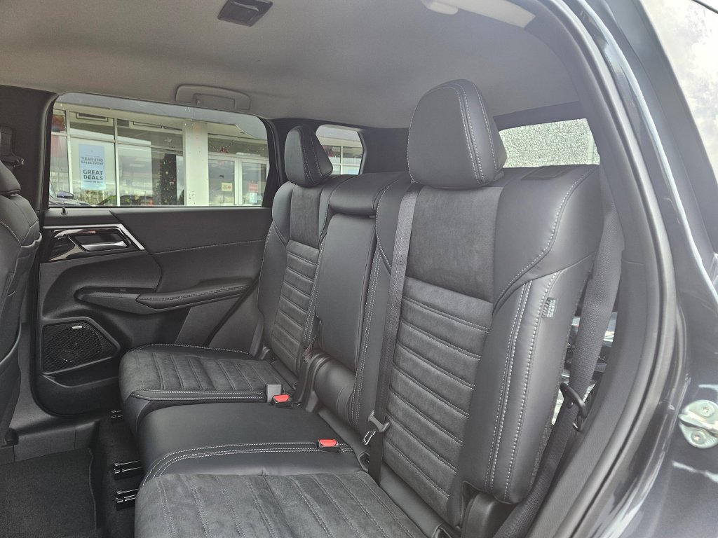 New 2026 Mitsubishi Outlander SE AWD/4WD image 12