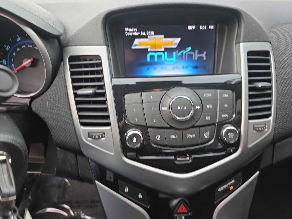 Used 2013 Chevrolet Cruze LT w/ Technology Package image 13