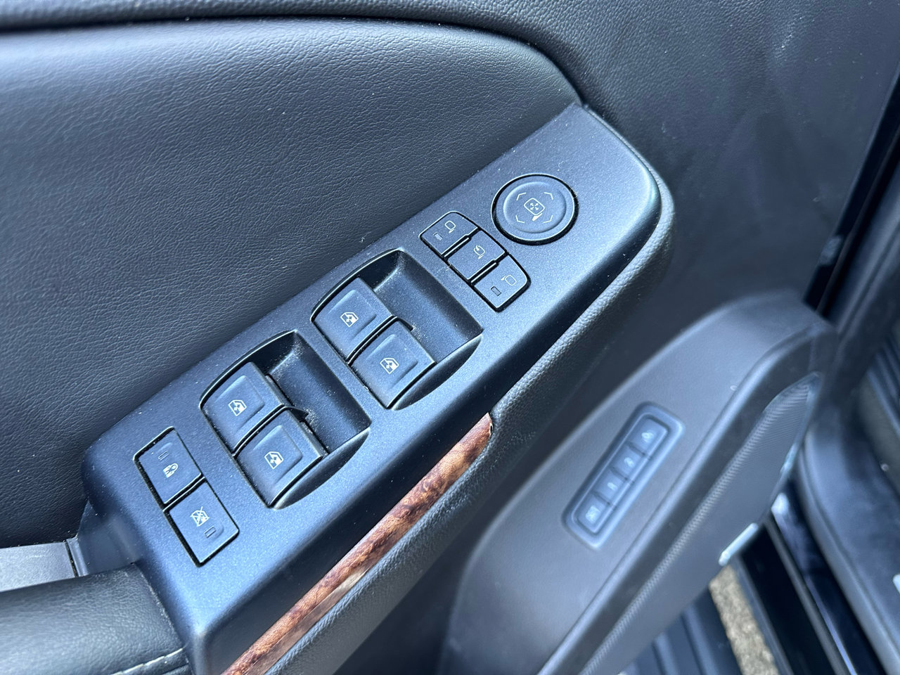 Used 2017 Chevrolet Tahoe Premier image 28