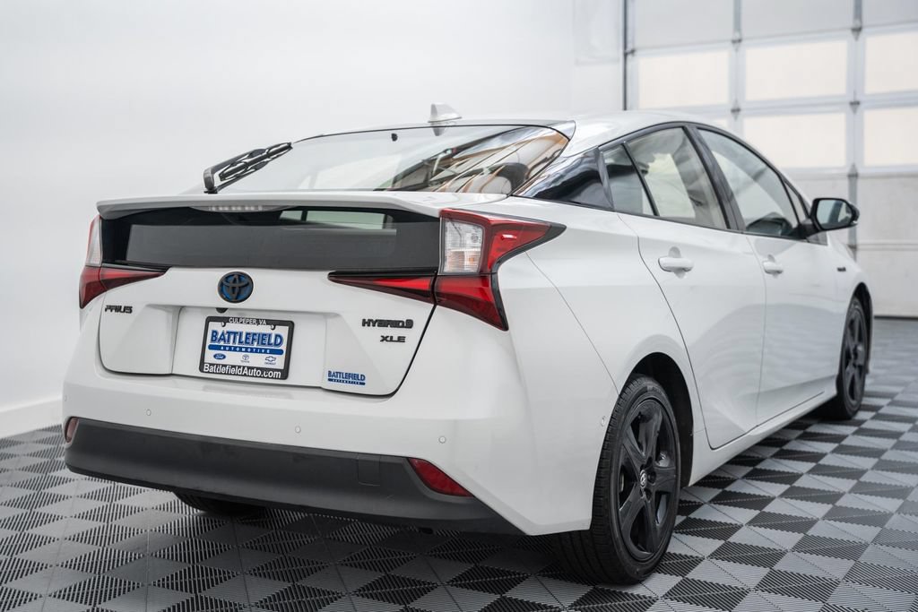 Certified 2021 Toyota Prius FWD image 5