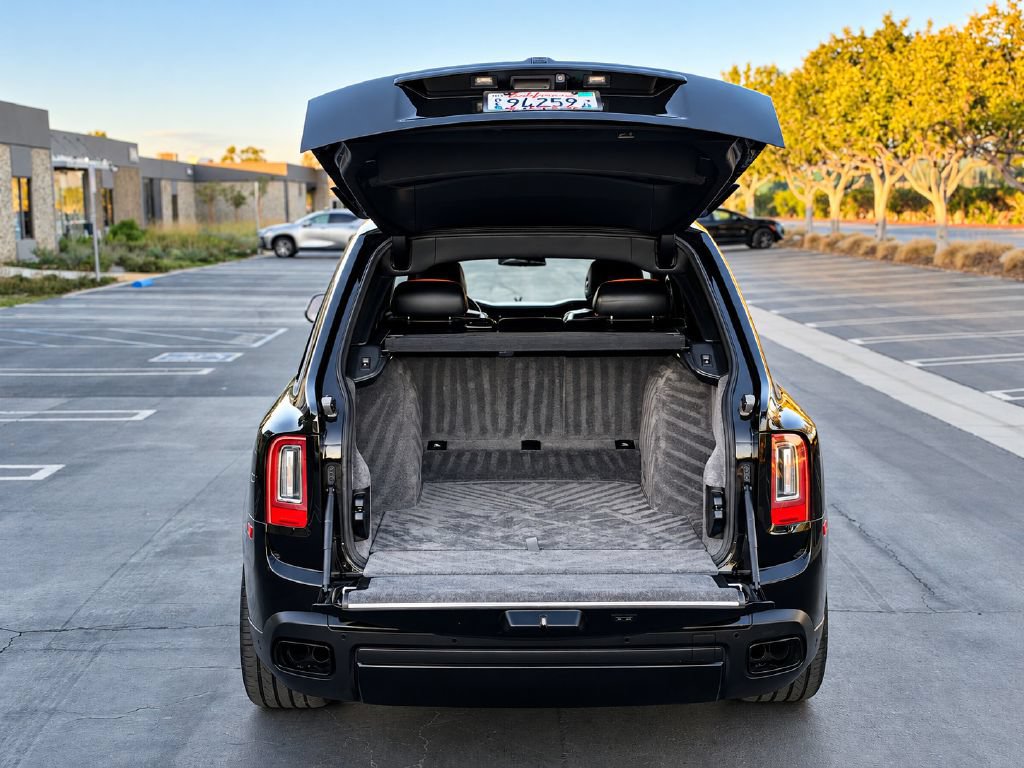 Used 2019 Rolls-Royce Cullinan AWD/4WD image 19