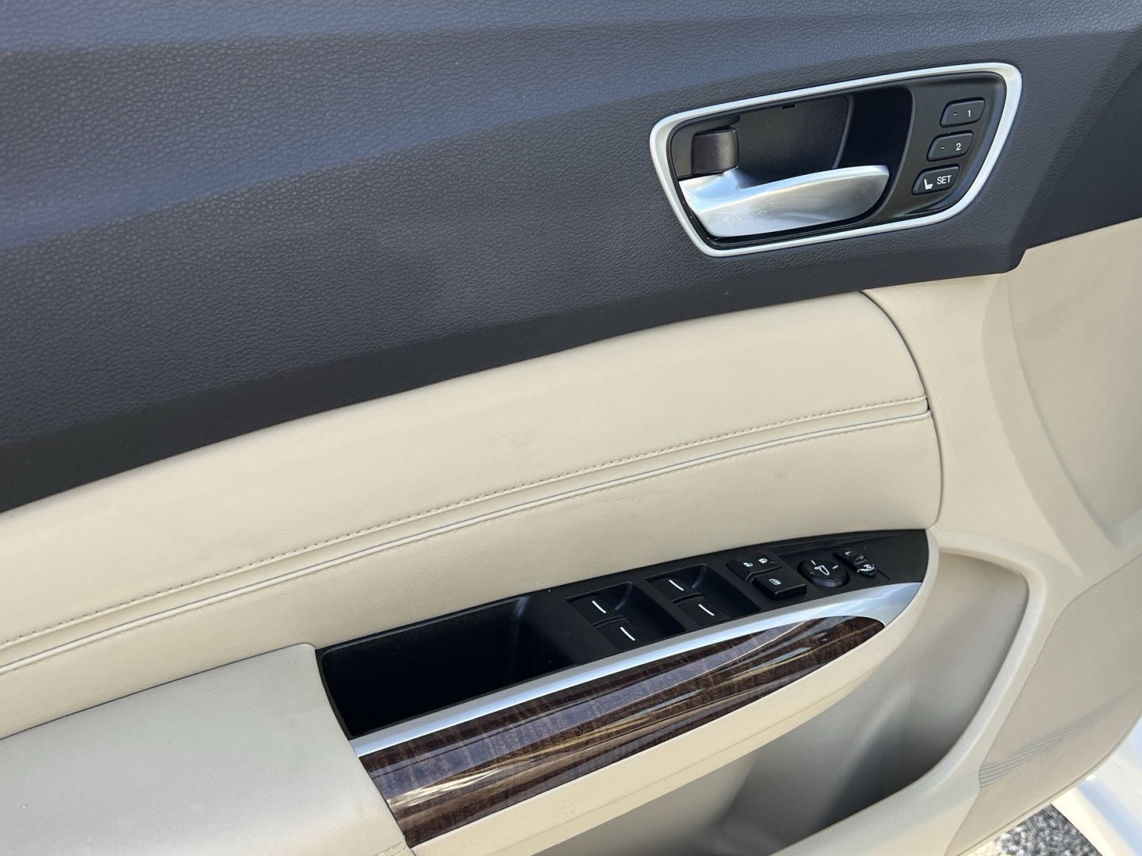 Used 2020 Acura TLX image 15