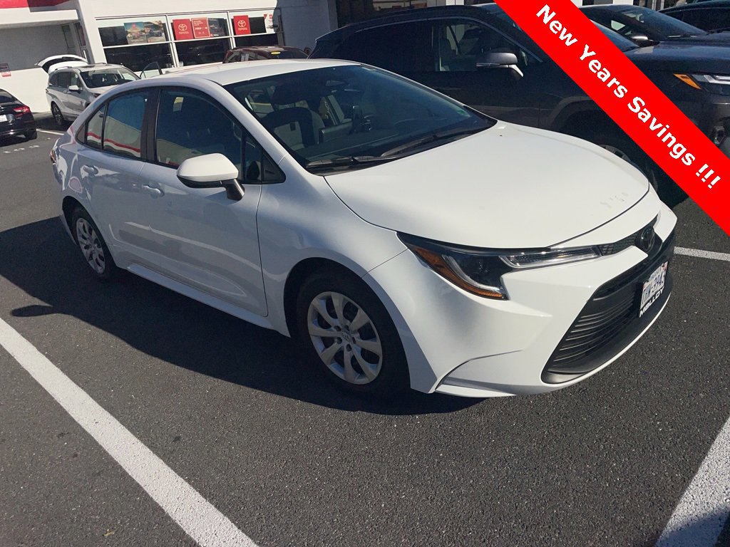 Used 2024 Toyota Corolla LE image 1