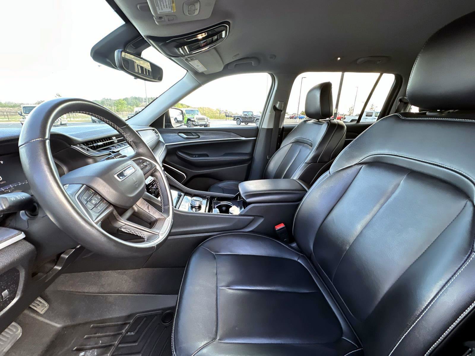 Used 2022 Jeep Grand Cherokee L Limited image 23