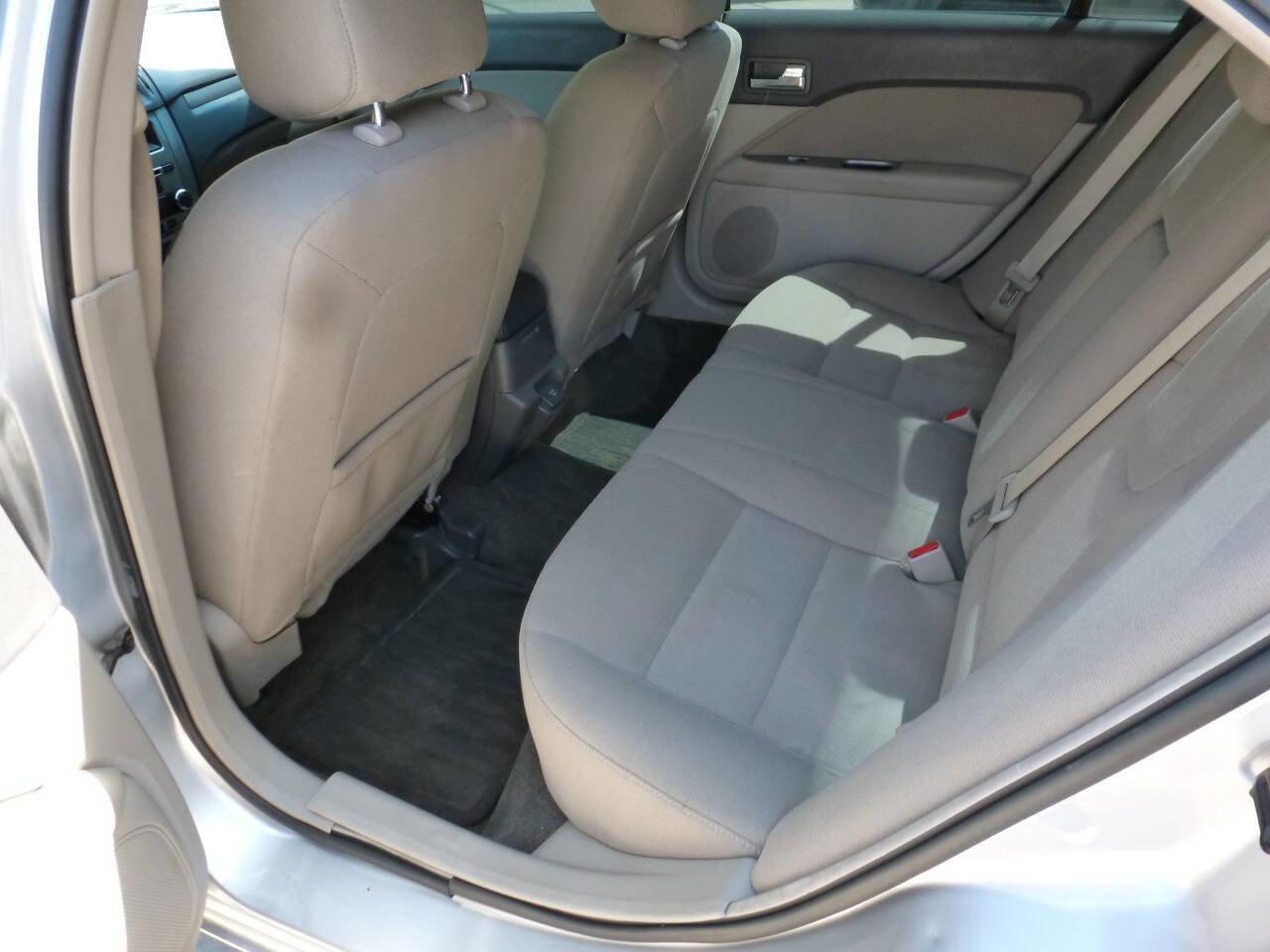 Used 2012 Ford Fusion Hybrid FWD image 10