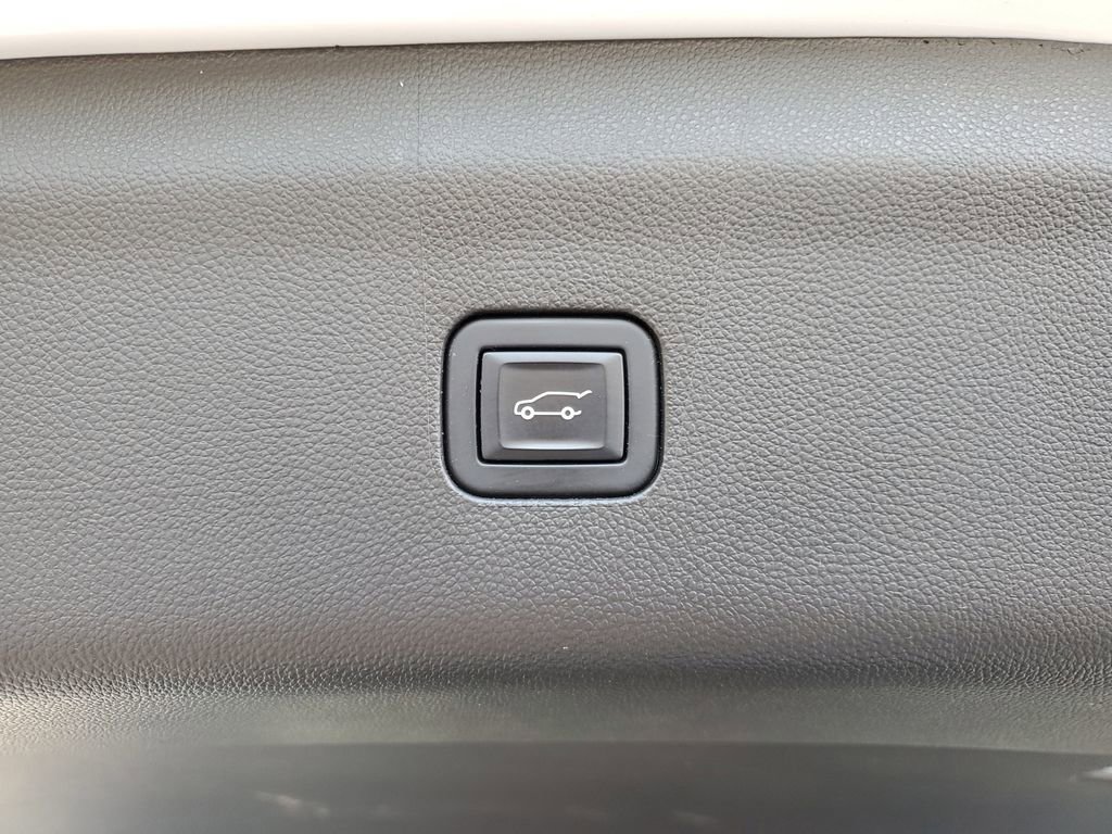 Certified 2023 Buick Enclave Essence image 30