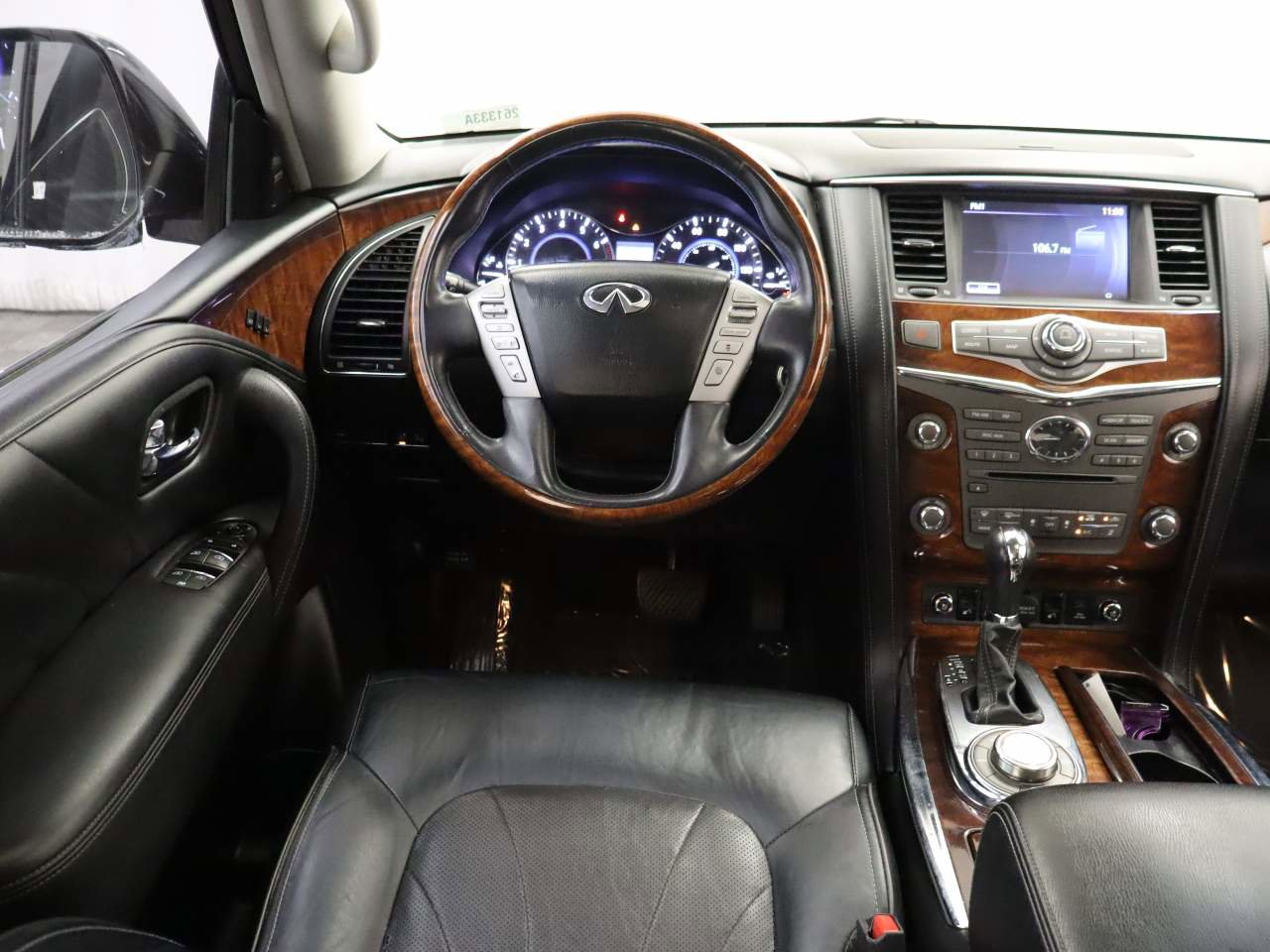 Used 2016 INFINITI QX80 4WD w/ Deluxe Technology Package image 16