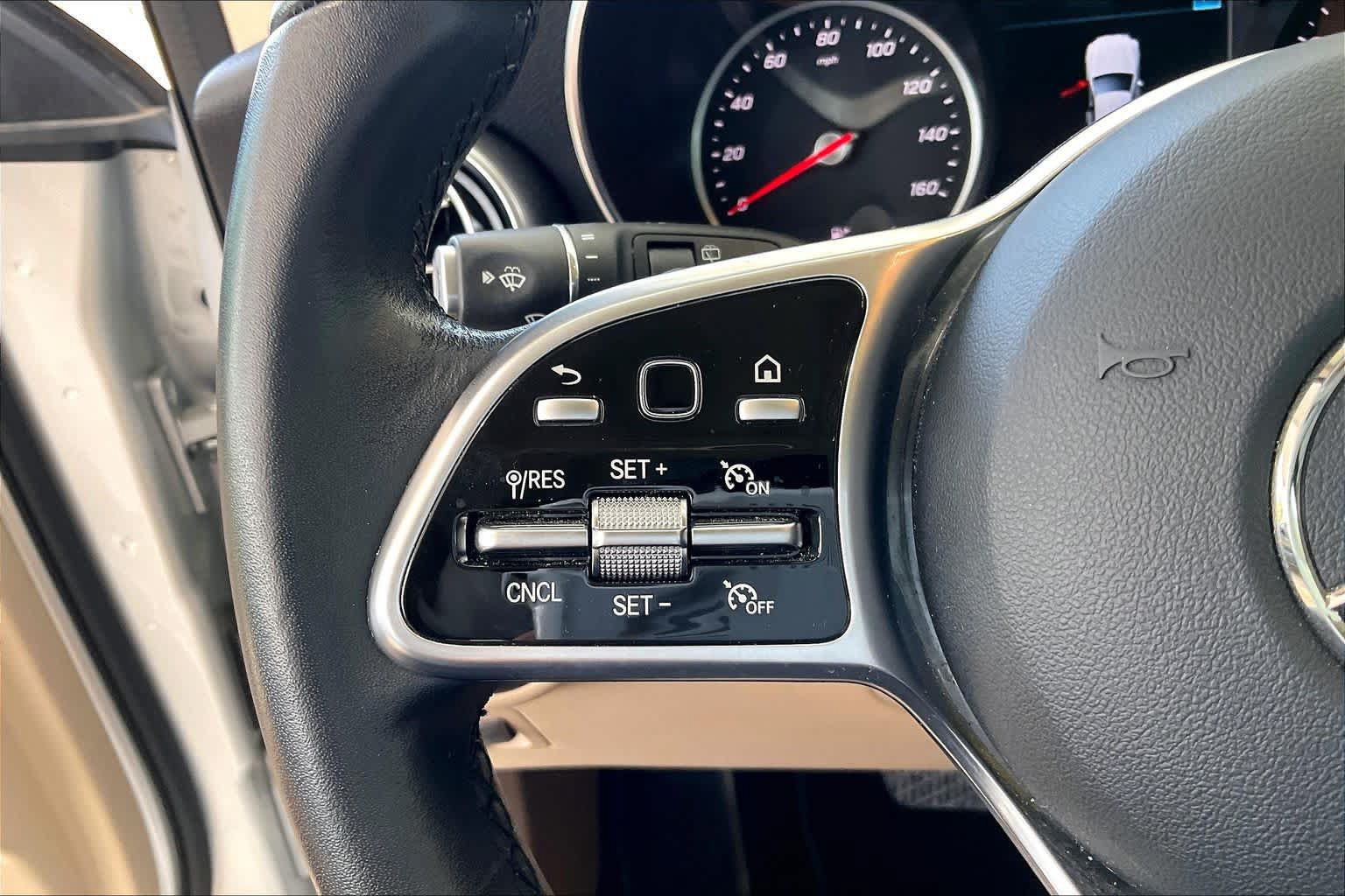 Used 2020 Mercedes-Benz GLC 300 image 23