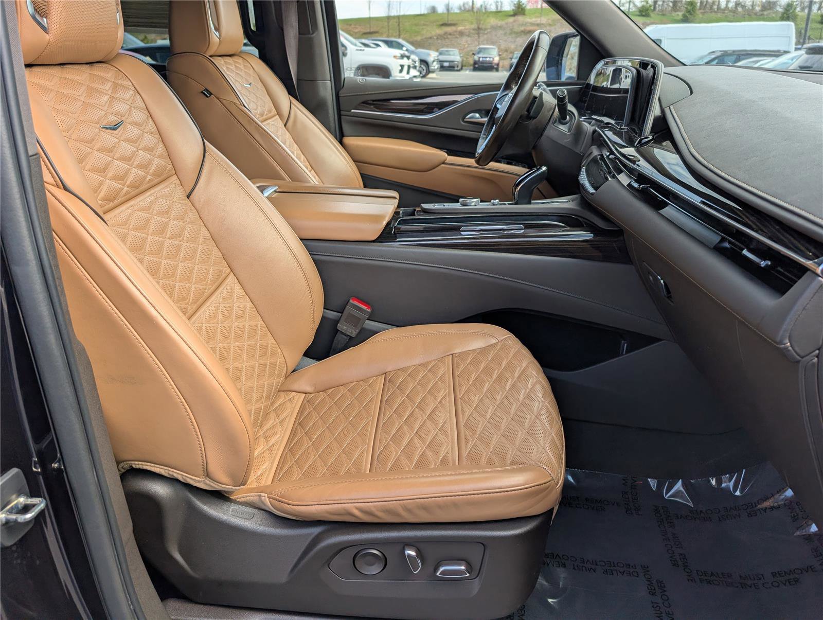 Used 2022 Cadillac Escalade Premium Luxury image 11