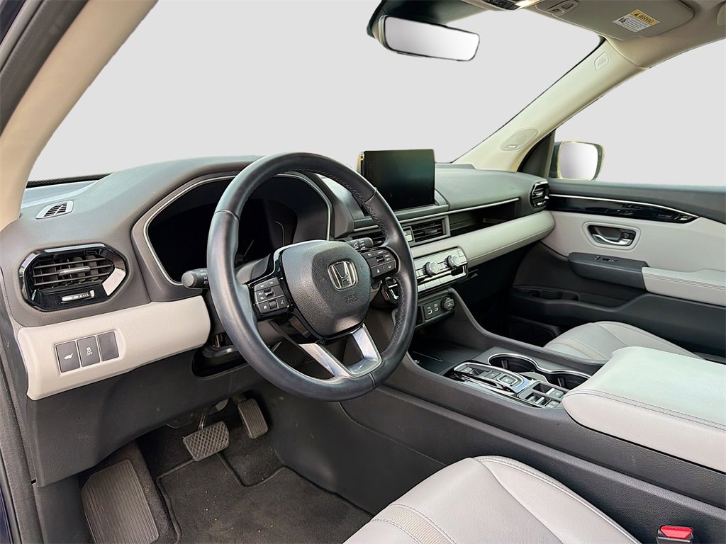 Used 2024 Honda Pilot Touring image 9