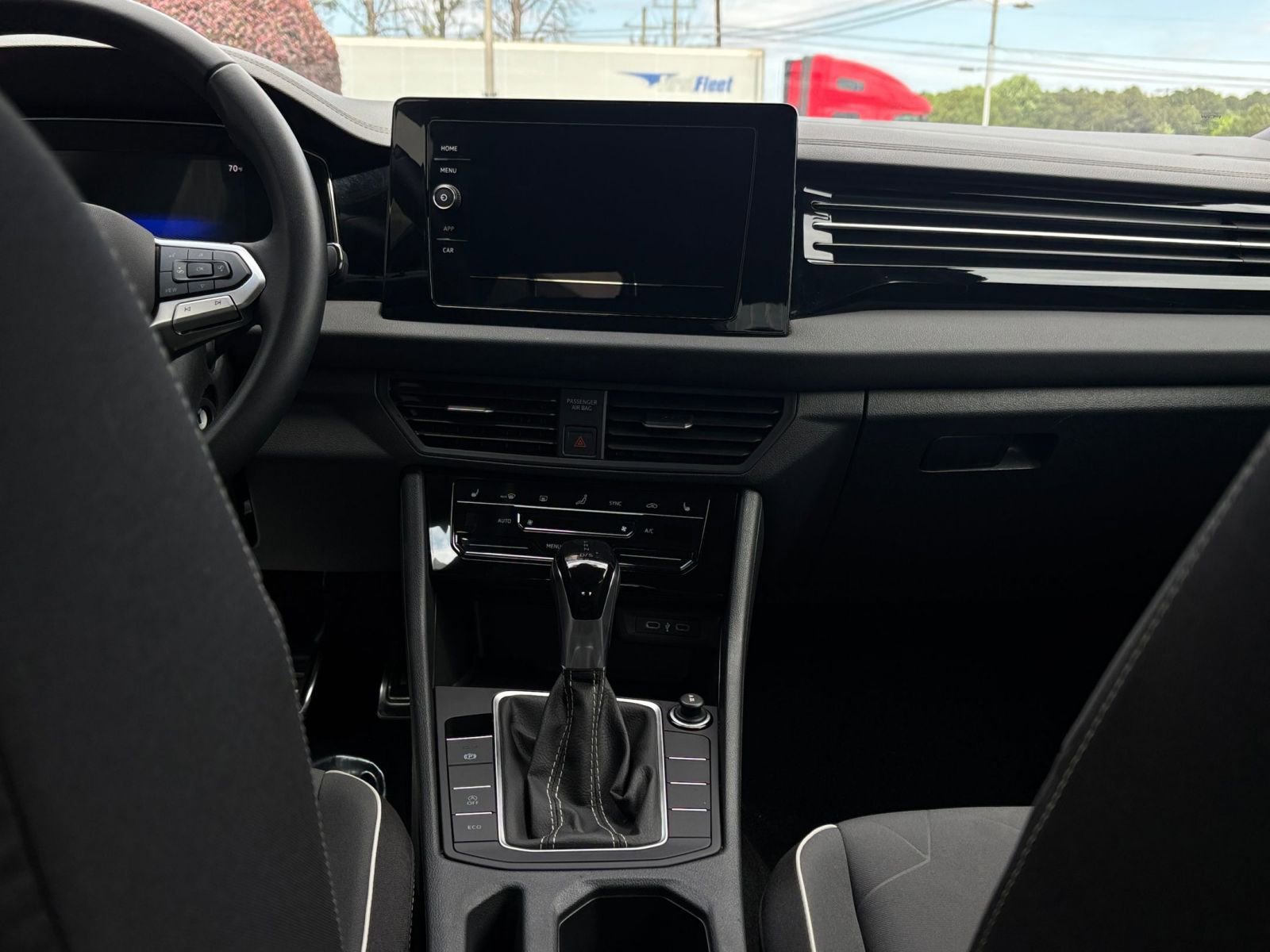 Used 2025 Volkswagen Jetta Sport FWD image 20