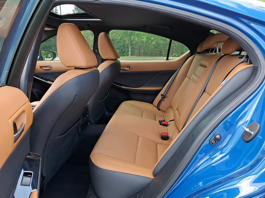 Used 2023 Lexus IS 300 w/ Comfort Package RWD image 10