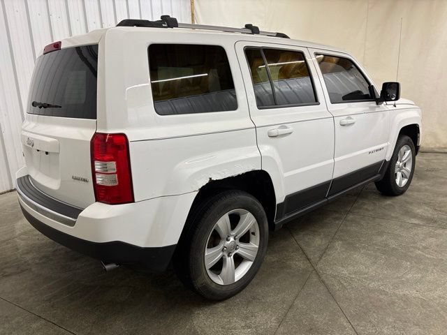 Used 2014 Jeep Patriot Limited w/ Sun/Sound Group AWD/4WD image 5