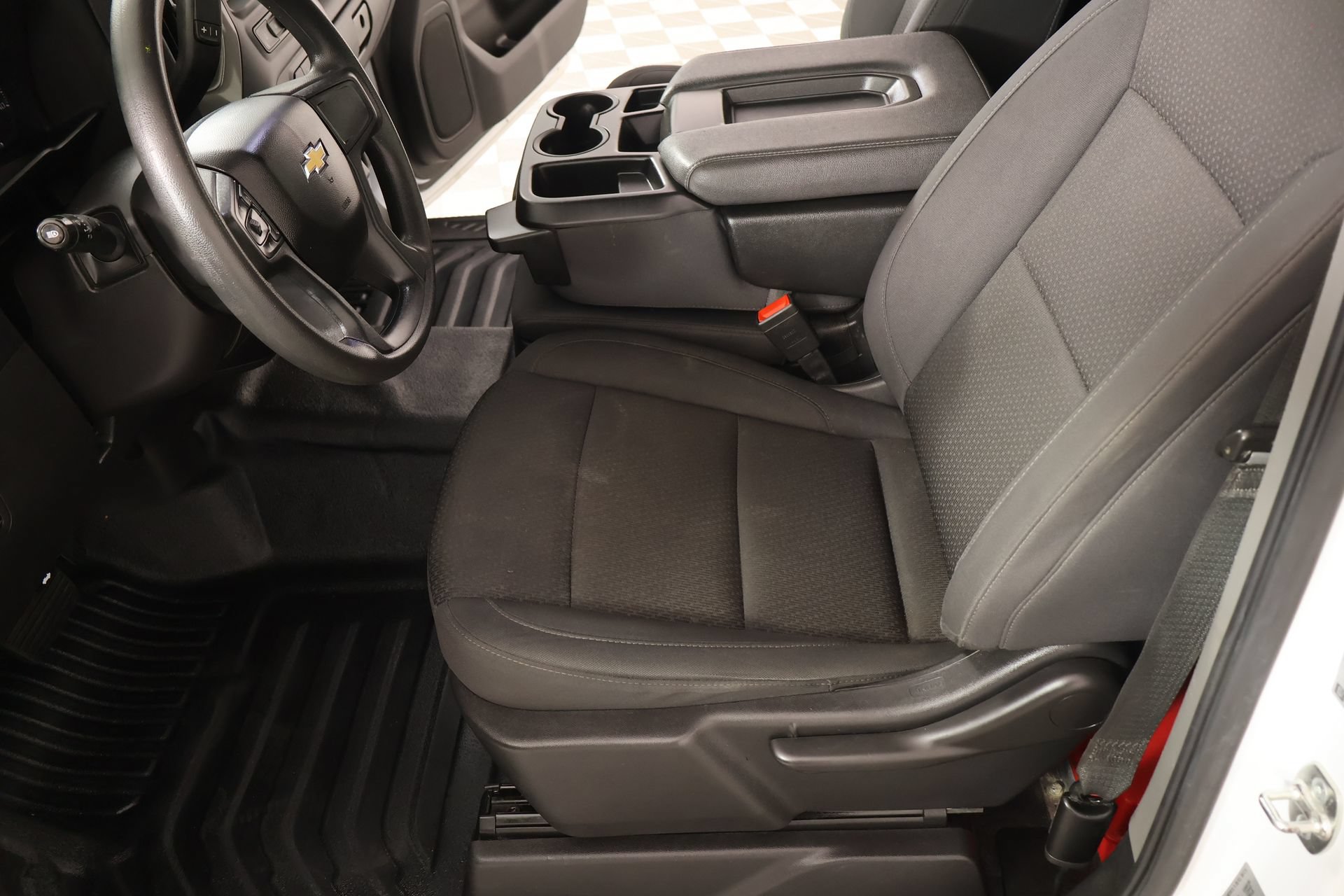 Used 2025 Chevrolet Silverado 1500 W/T RWD image 9