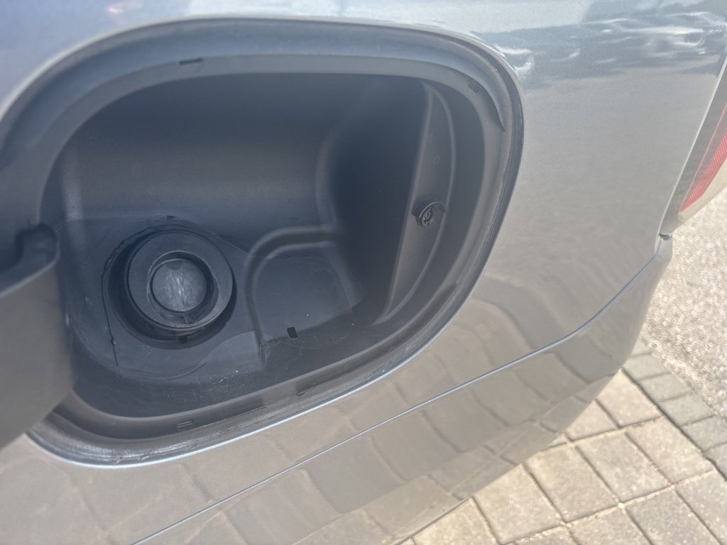 Used 2022 Chevrolet Suburban Z71 image 38