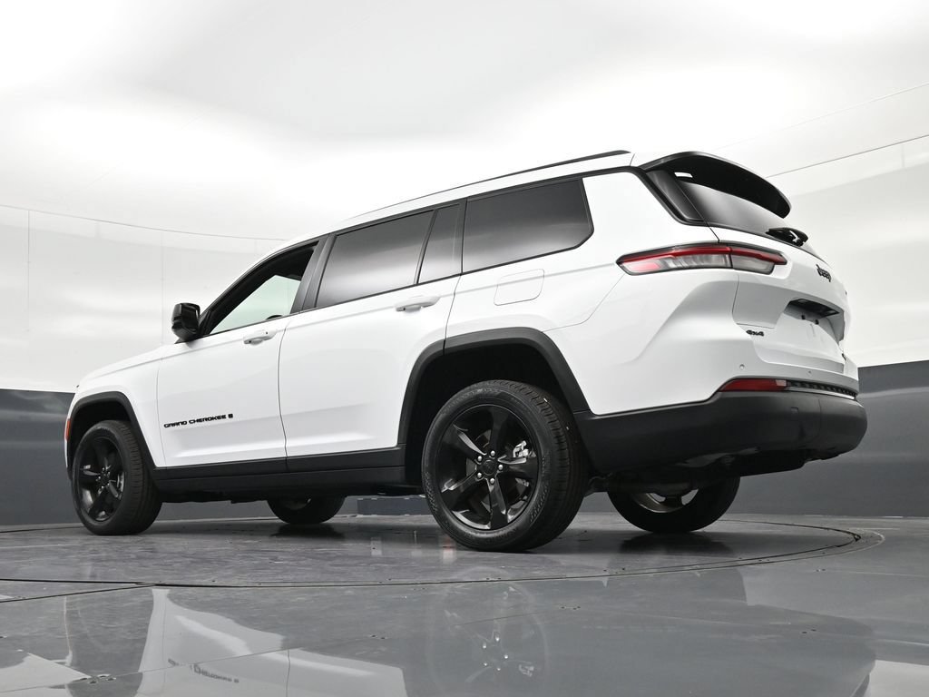 Used 2024 Jeep Grand Cherokee L Limited w/ Black Appearance Package AWD/4WD image 21