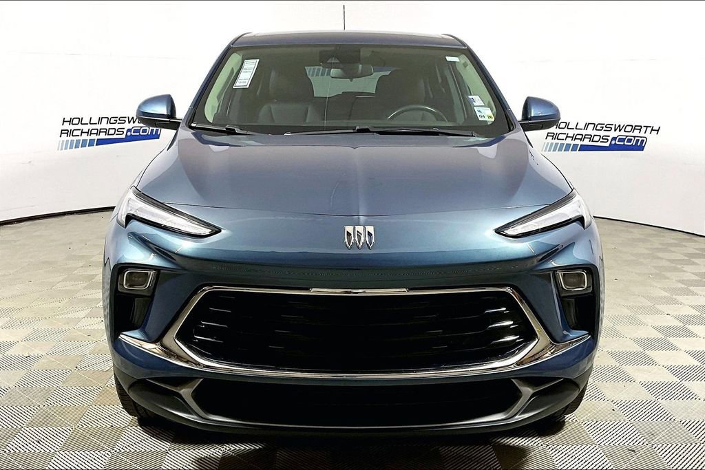 Used 2024 Buick Encore GX Preferred w/ Comfort Package image 2