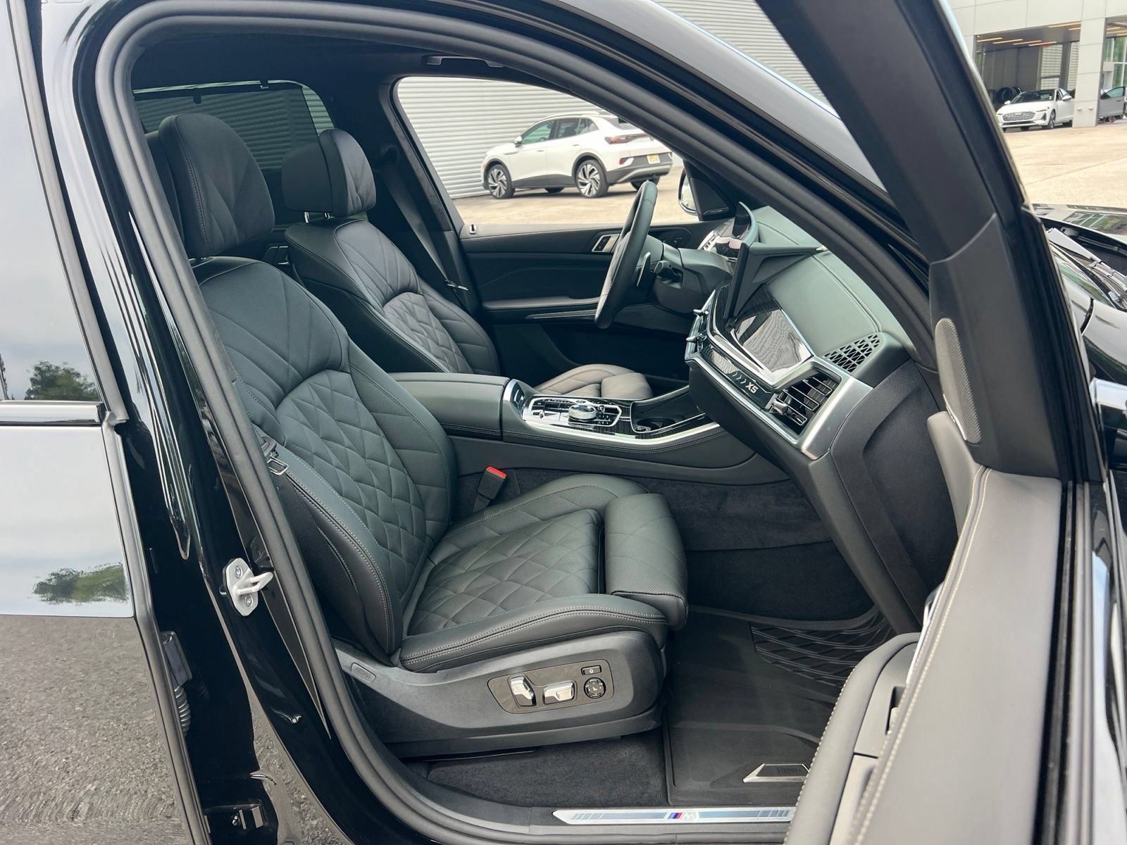 Used 2026 BMW X5 xDrive50e AWD/4WD image 40