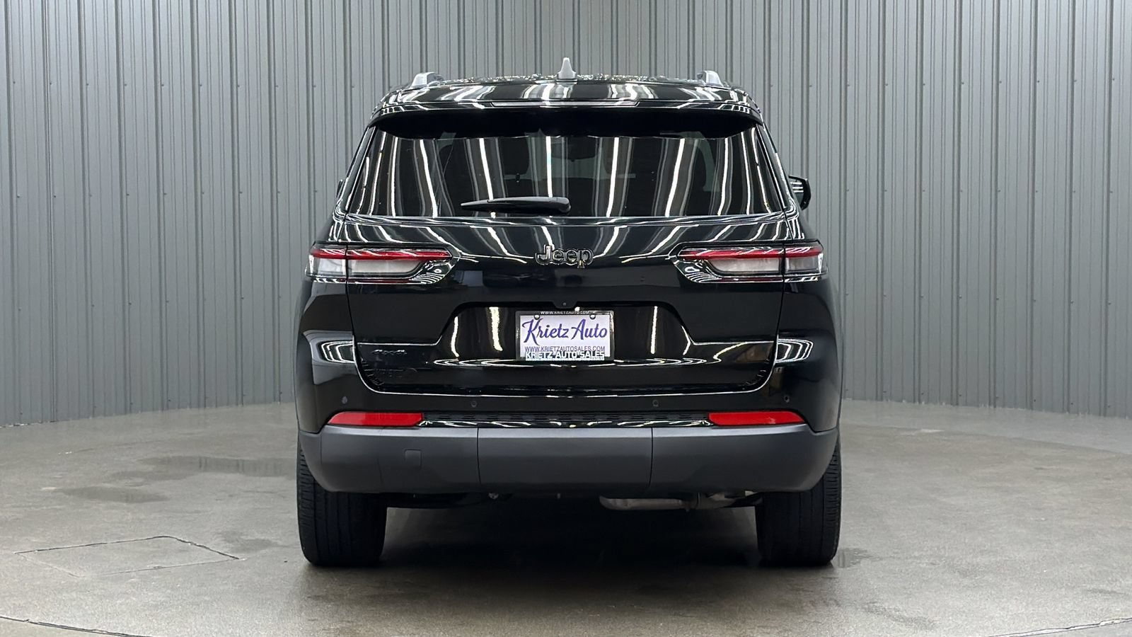 Used 2023 Jeep Grand Cherokee L Altitude AWD/4WD image 4